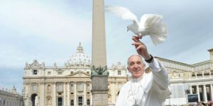 Pope-Francis-Facebook-Dove
